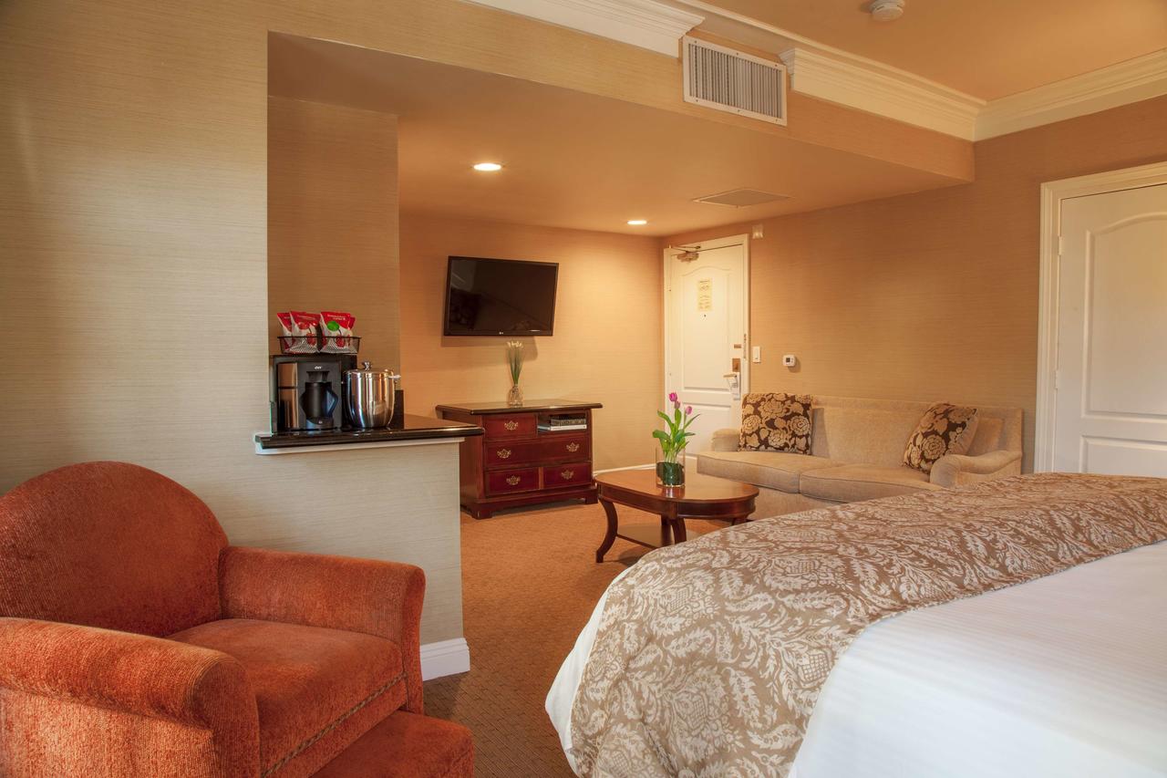 Best Western Plus Sunset Plaza Hotel - thumb 3