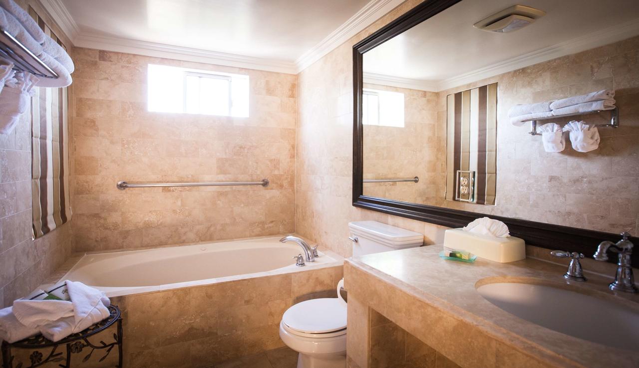 Best Western Plus Sunset Plaza Hotel - thumb 12