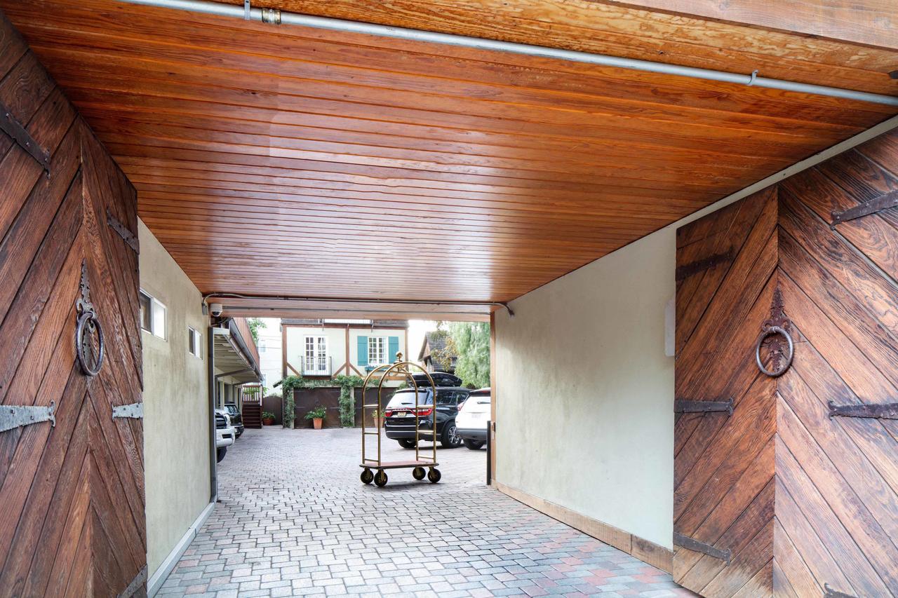 The Charlie West Hollywood - thumb 14