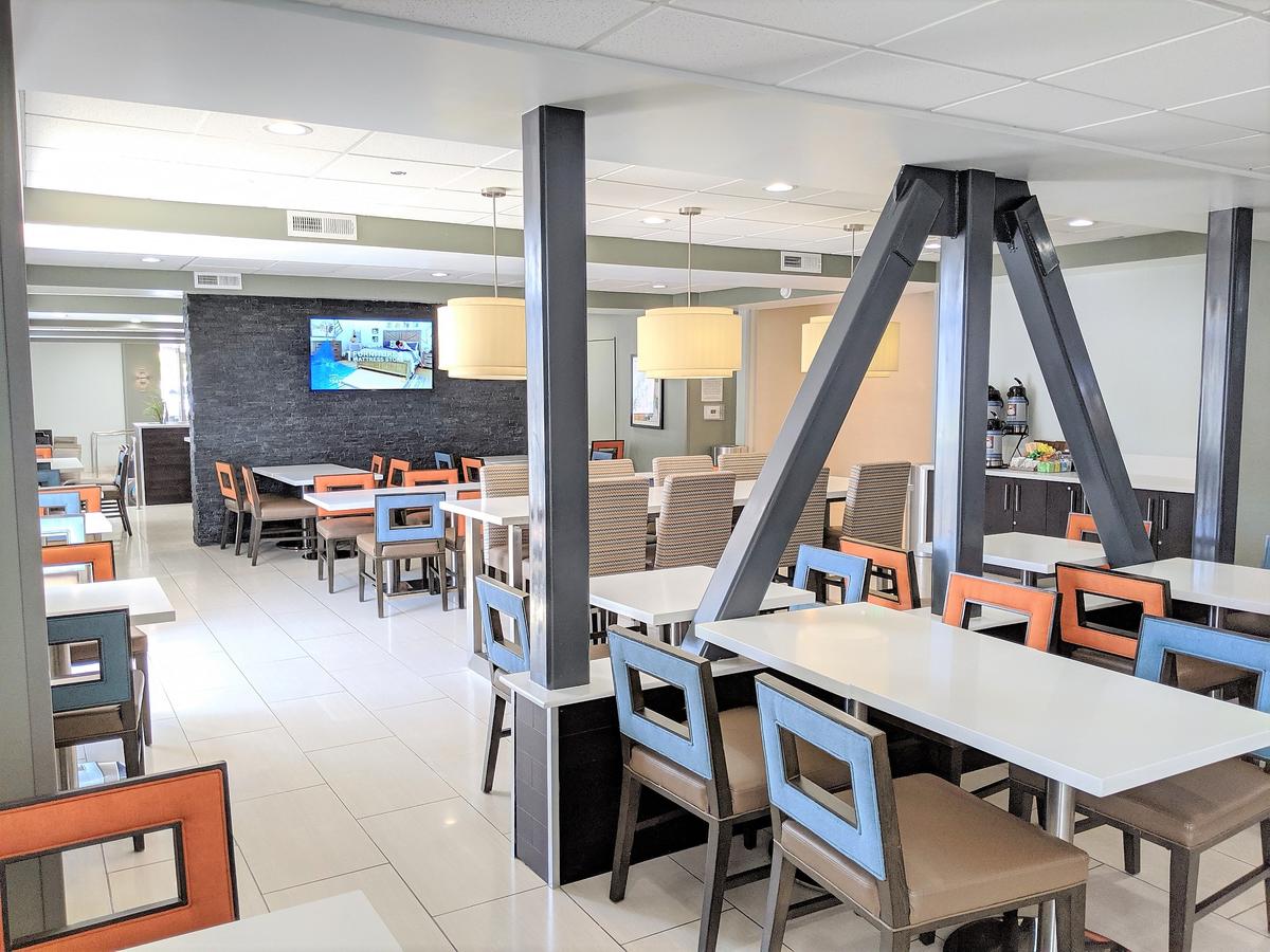Best Western Plus Commerce Hotel - thumb 8