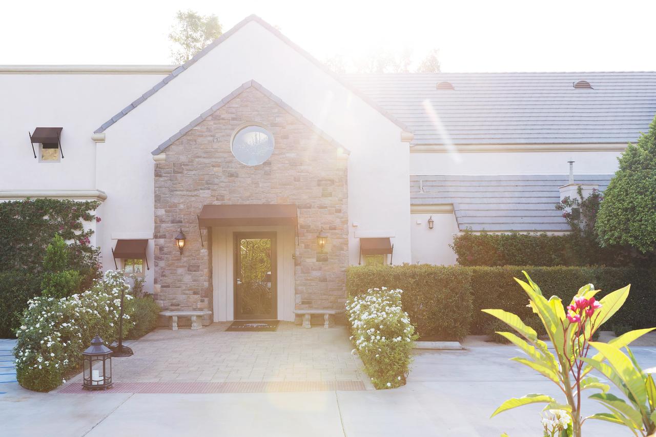 The Chateau At Lake La Quinta - thumb 16