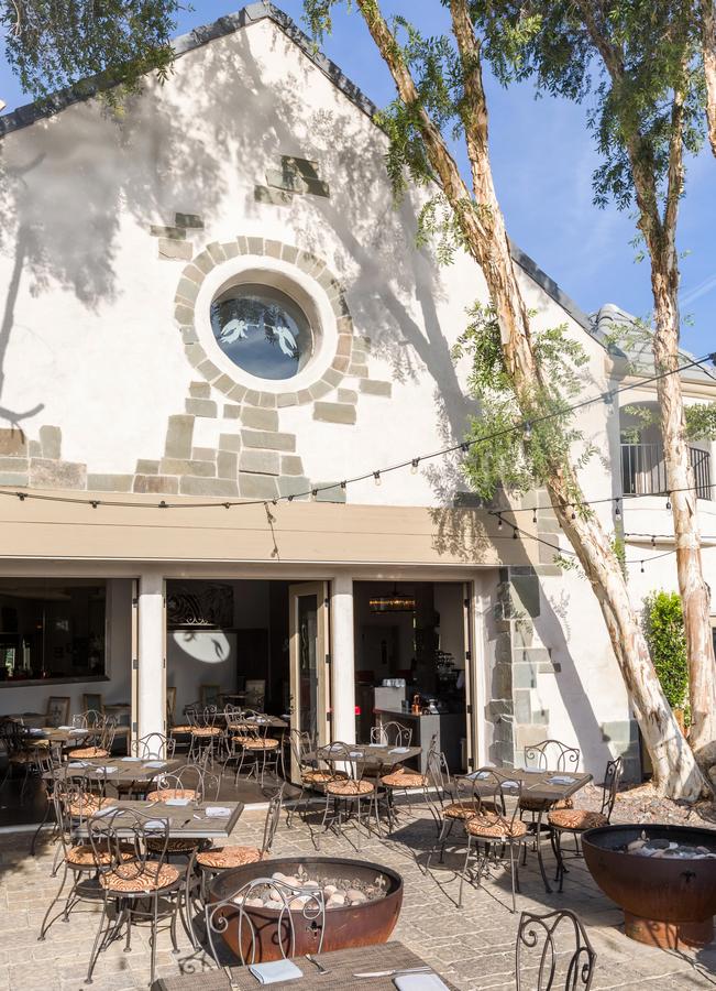 The Chateau At Lake La Quinta - thumb 11