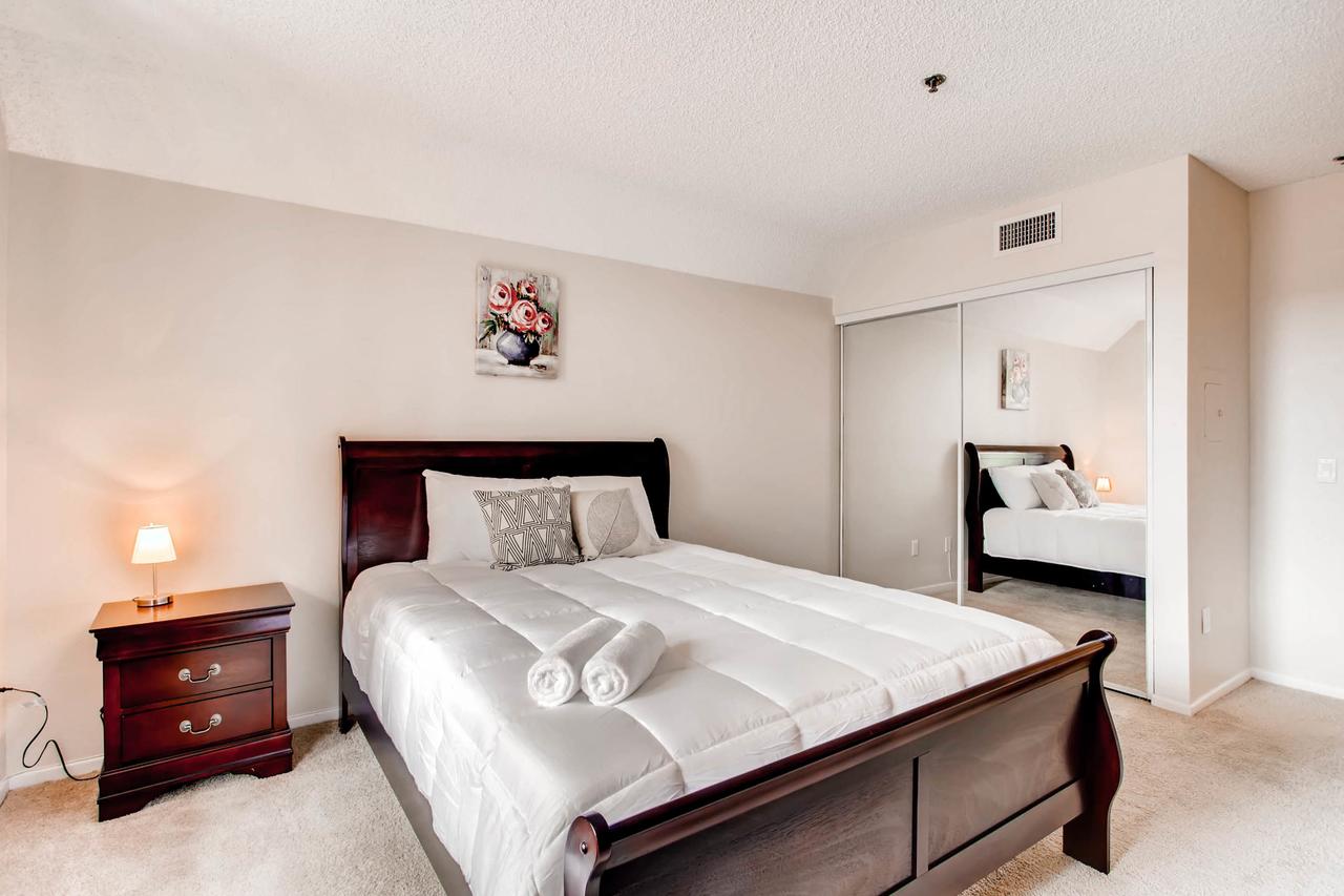 !!AMAZING!! 1 BR In City Center Close To Convention Center - thumb 2