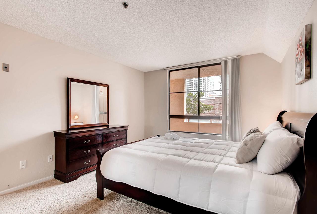 !!AMAZING!! 1 BR In City Center Close To Convention Center - thumb 3