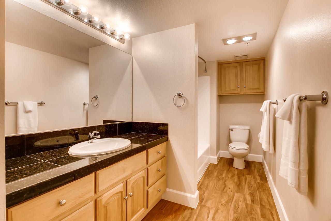 !!AMAZING!! 1 BR In City Center Close To Convention Center - thumb 5