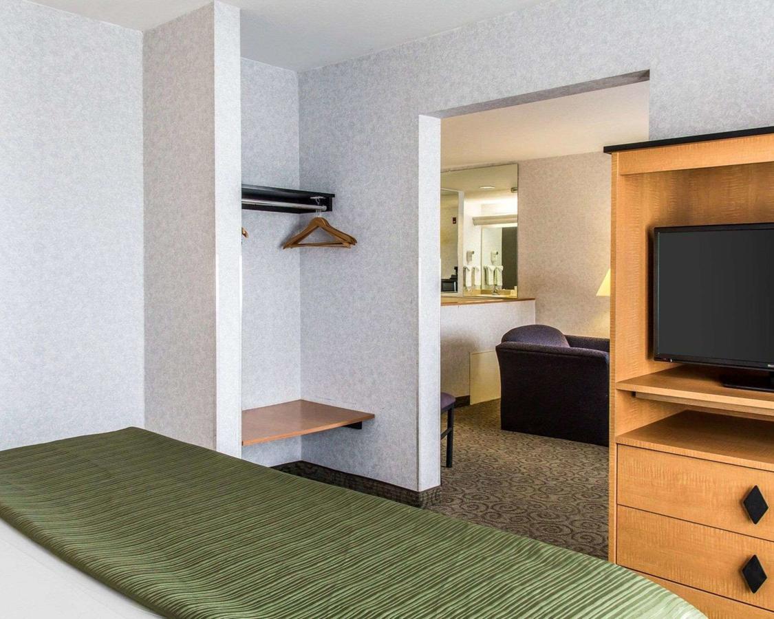 Quality Inn And Suites Denver Airport - Gateway Park - thumb 3