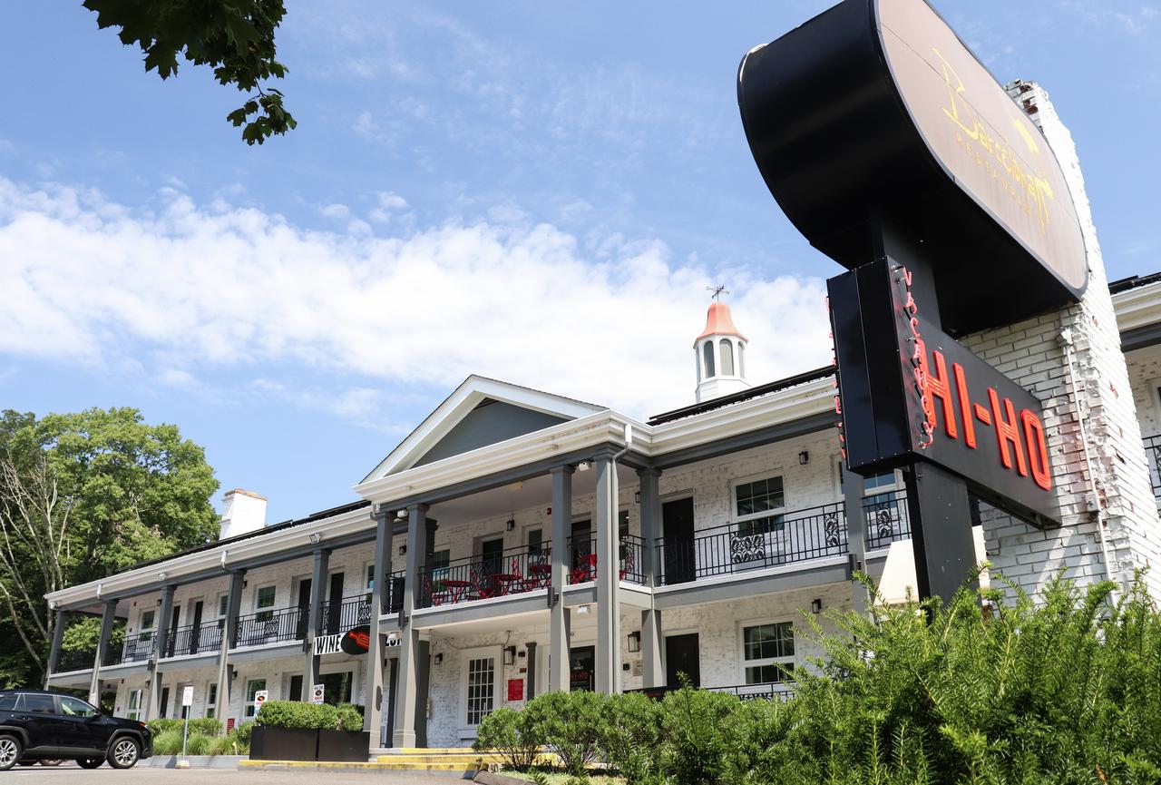 Hi-Ho: A Hi-Tech Hotel - thumb 0