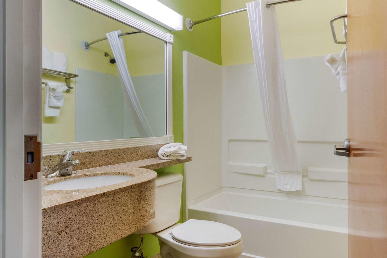 Quality Inn & Suites Lehigh Acres Fort Myers - thumb 27