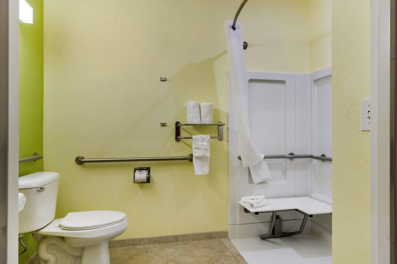 Quality Inn & Suites Lehigh Acres Fort Myers - thumb 25