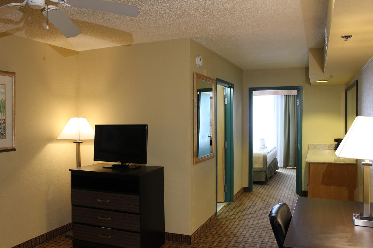 Baymont By Wyndham Fort Myers Airport - thumb 8