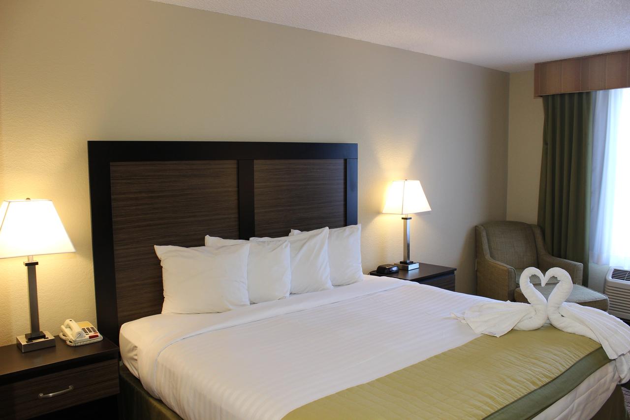 Baymont By Wyndham Fort Myers Airport - thumb 6
