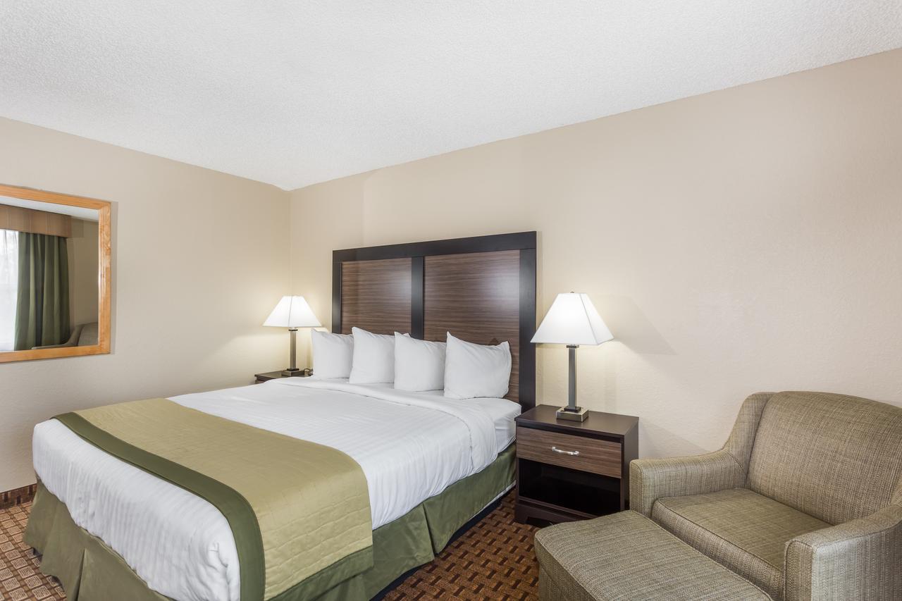 Baymont By Wyndham Fort Myers Airport - thumb 15