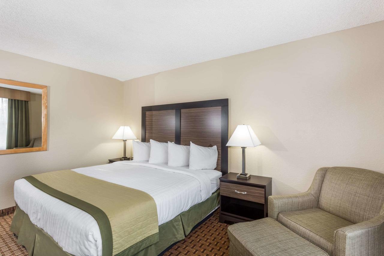 Baymont By Wyndham Fort Myers Airport - thumb 29