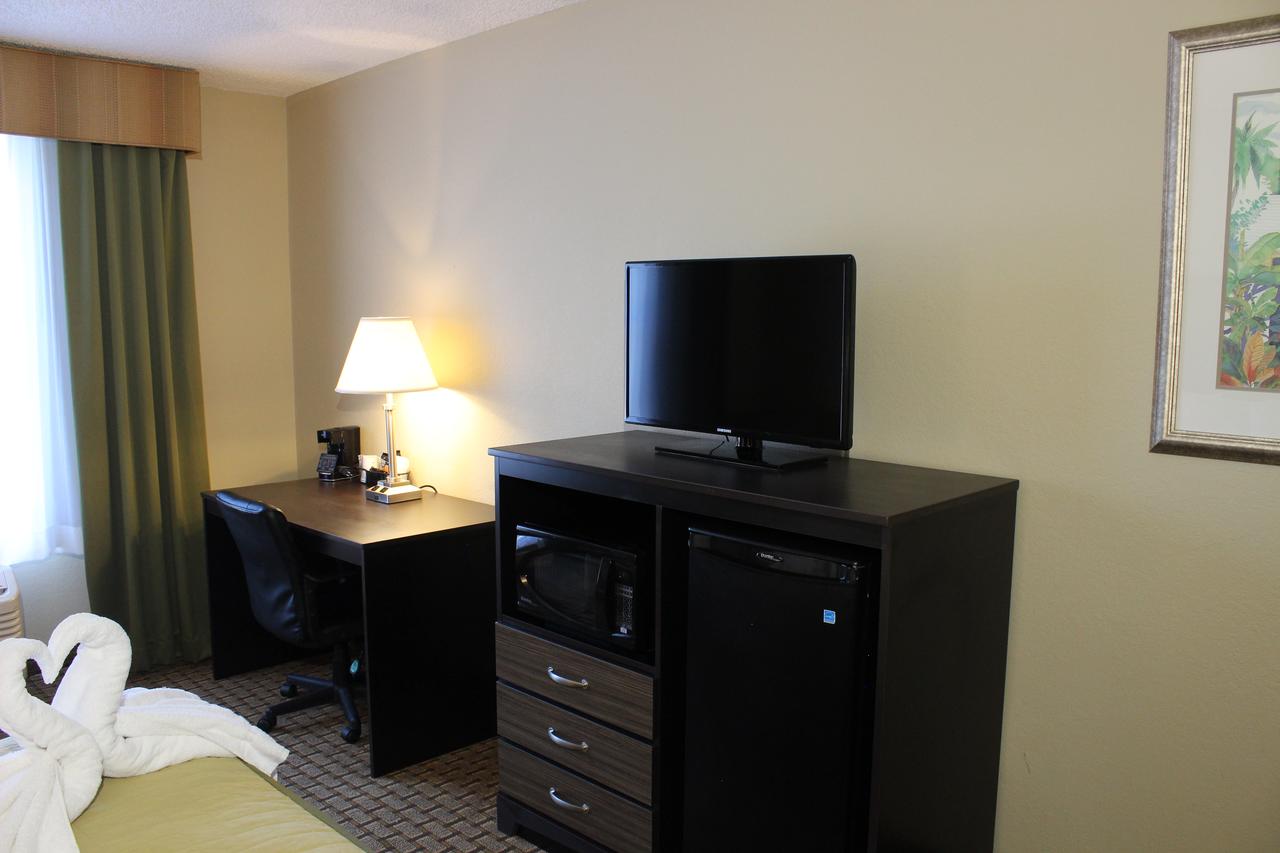 Baymont By Wyndham Fort Myers Airport - thumb 5