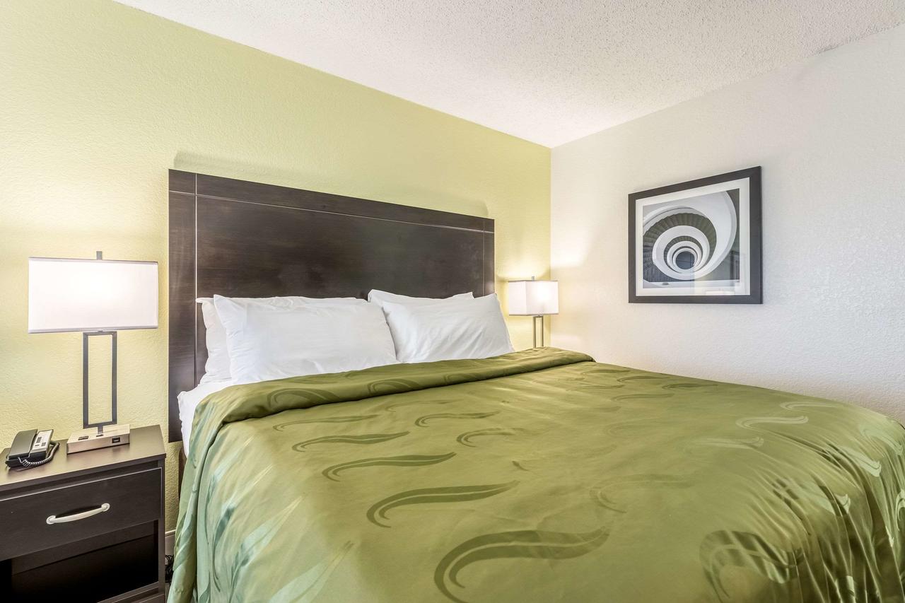Quality Inn Palm Beach International Airport - thumb 16