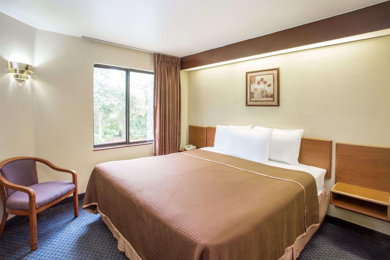 Travelodge By Wyndham Fort Myers Airport - thumb 13