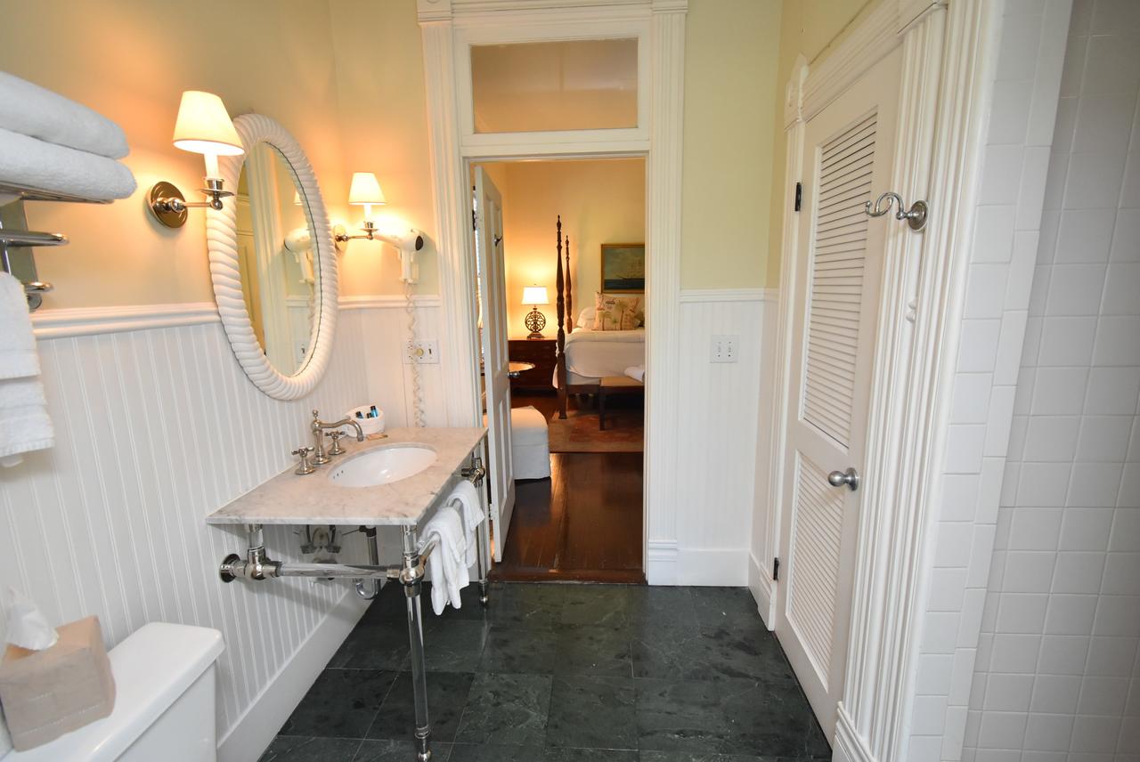 Simonton Court Historic Inn & Cottages - thumb 20