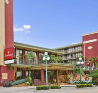 Ramada by Wyndham Hollywood Downtown - Accommodation Dallas