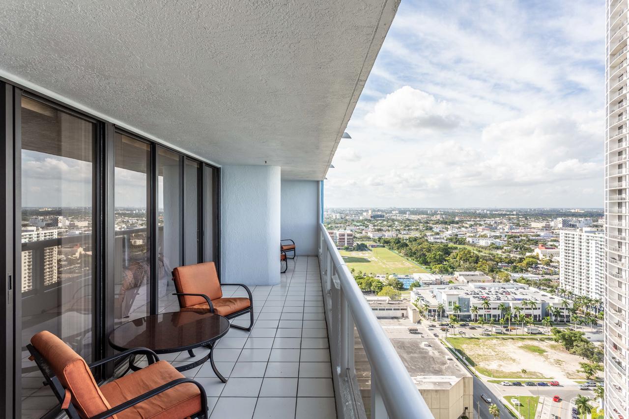 3 Bedroom Condo With Balcony View - thumb 23