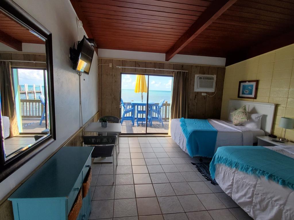 Edgewater Lodge - thumb 1