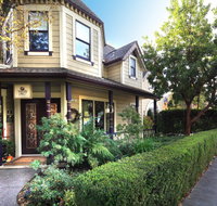 Grape Leaf Inn Bed  Breakfast - Accommodation Dallas