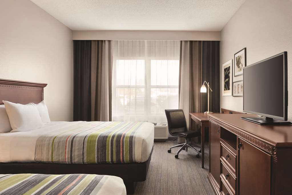 Country Inn & Suites Marinette - thumb 3