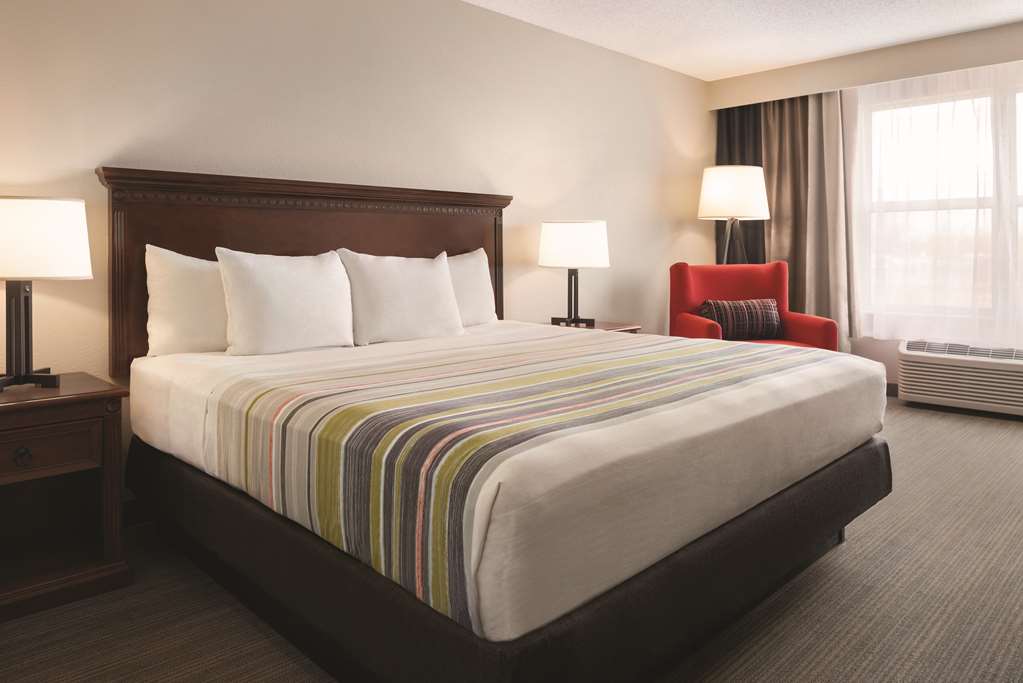 Country Inn & Suites Marinette - thumb 11
