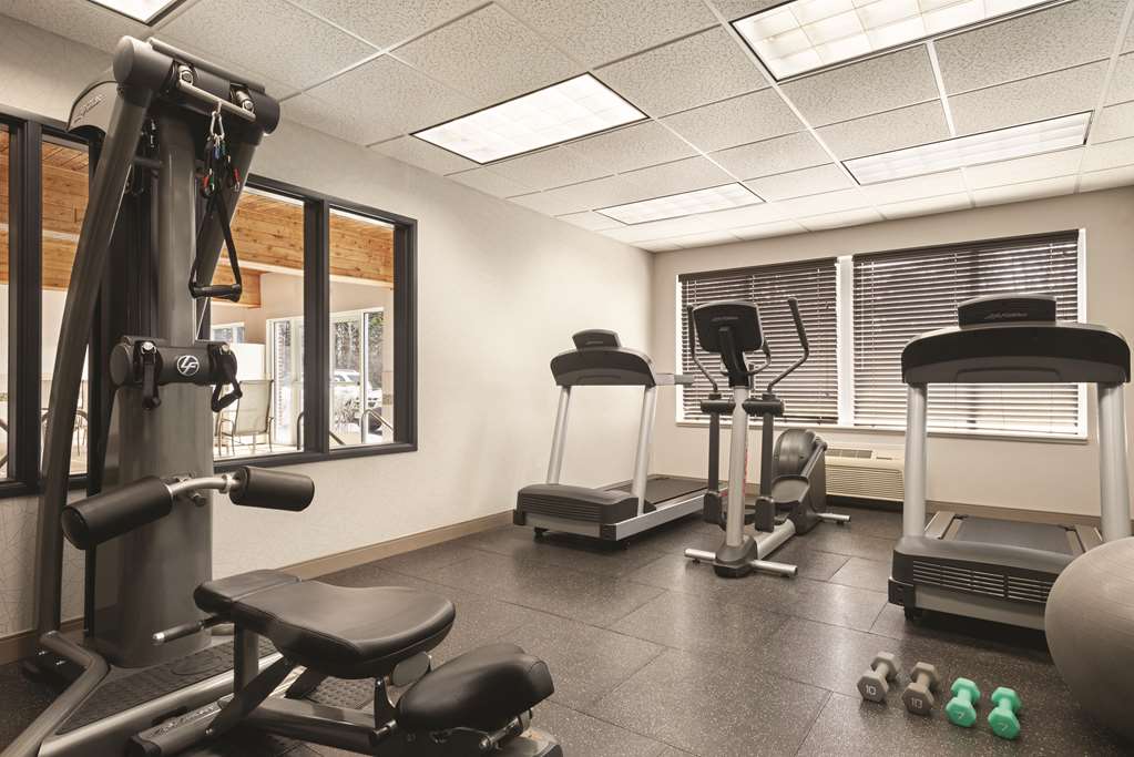 Country Inn & Suites Marinette - thumb 16