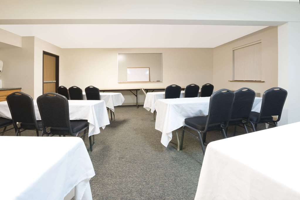 Super 8 Billings - thumb 11