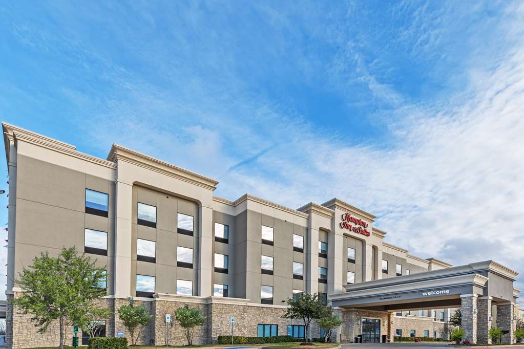 Hampton Inn & Suites Dallas I-30