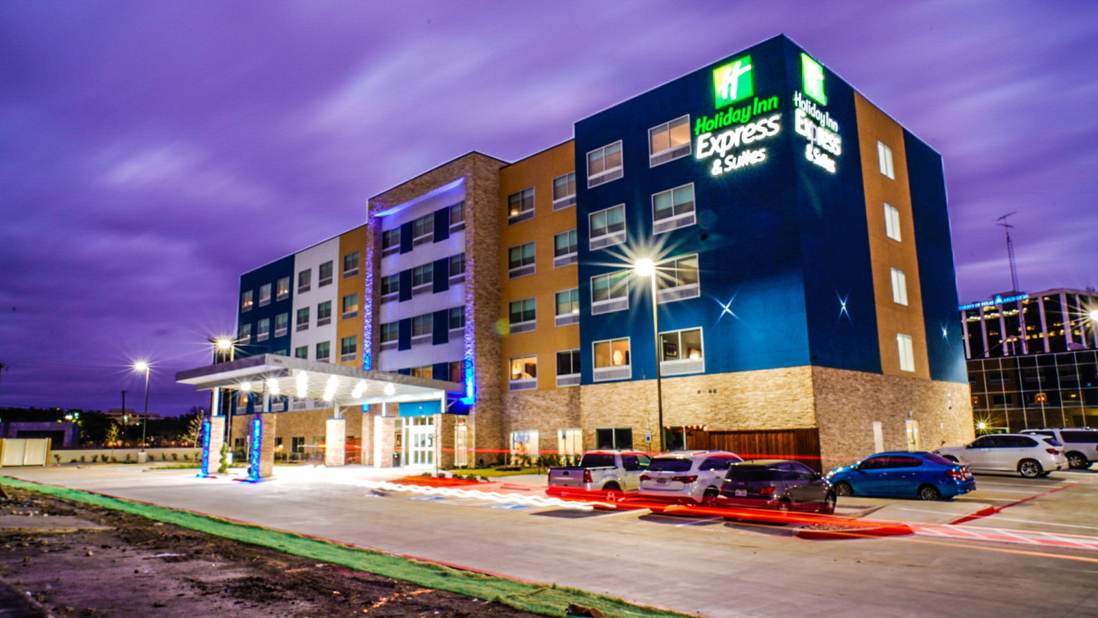 Holiday Inn Express & Stes Market Center