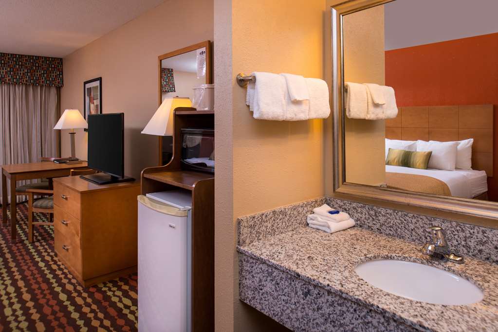 Best Western Ambassador Inn & Suites - thumb 16