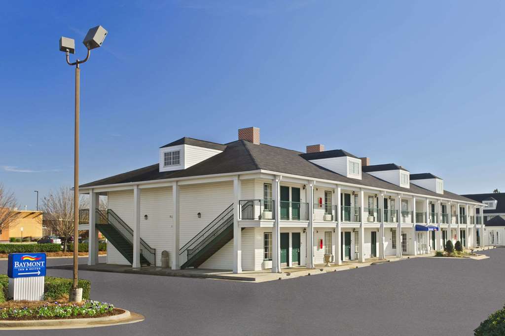 Baymont Inn & Suites Warner Robins - thumb 0