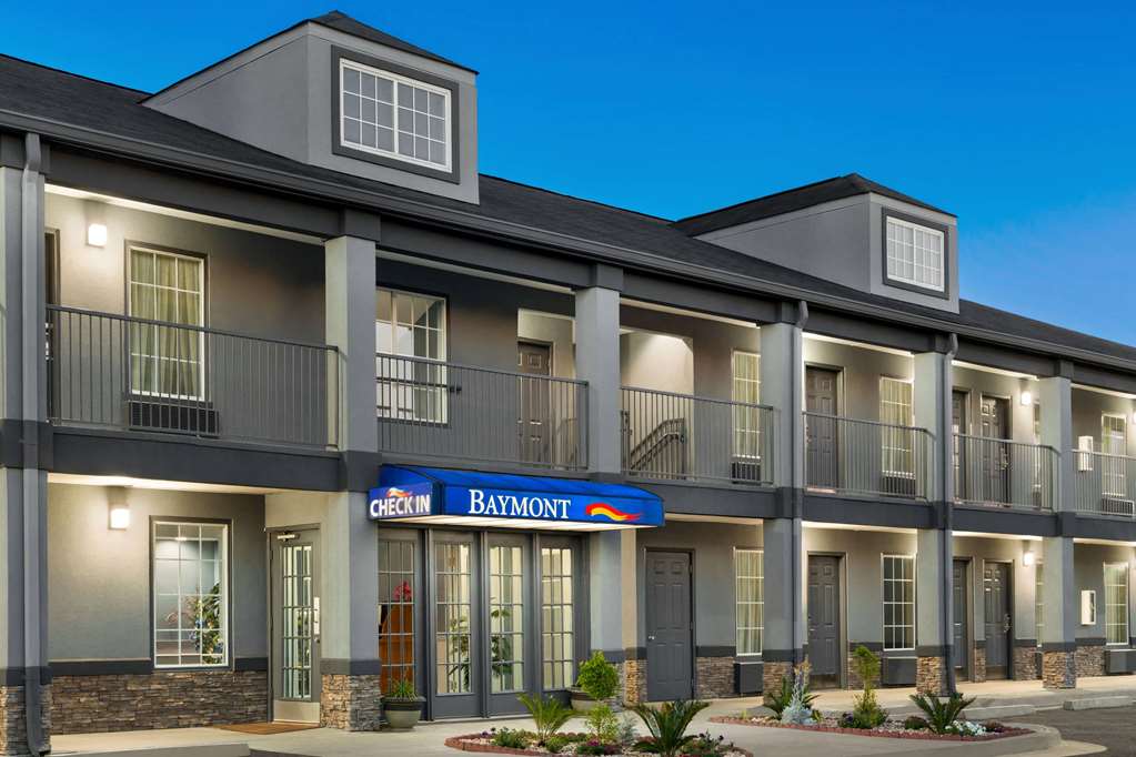 Baymont Inn & Suites Warner Robins - thumb 2