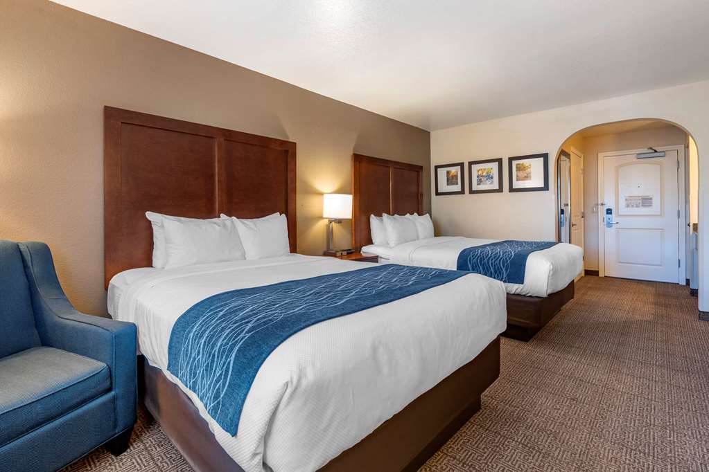 Comfort Inn & Suites - thumb 5