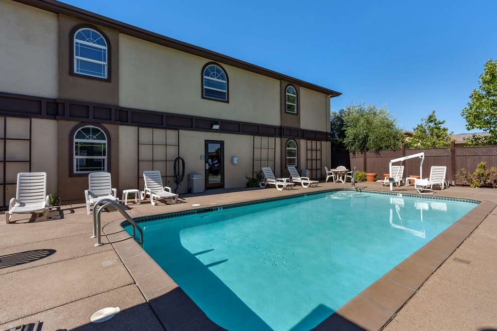 Comfort Inn & Suites - thumb 9