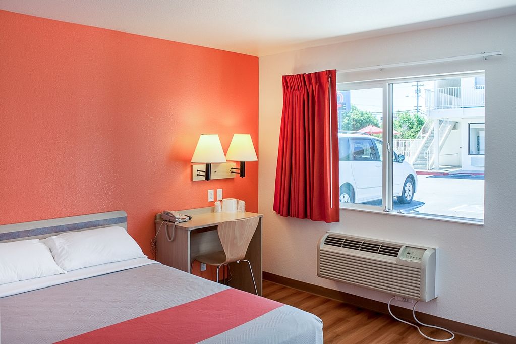 Motel 6 Ukiah - thumb 9