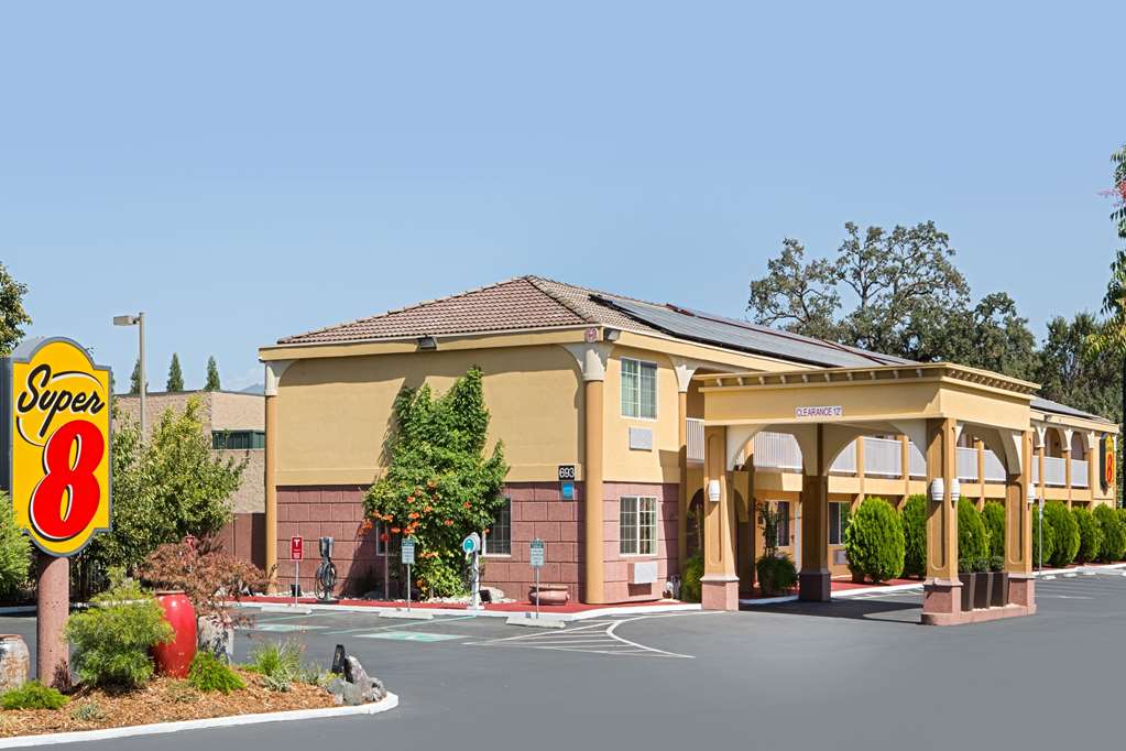 Super 8 Ukiah - thumb 1