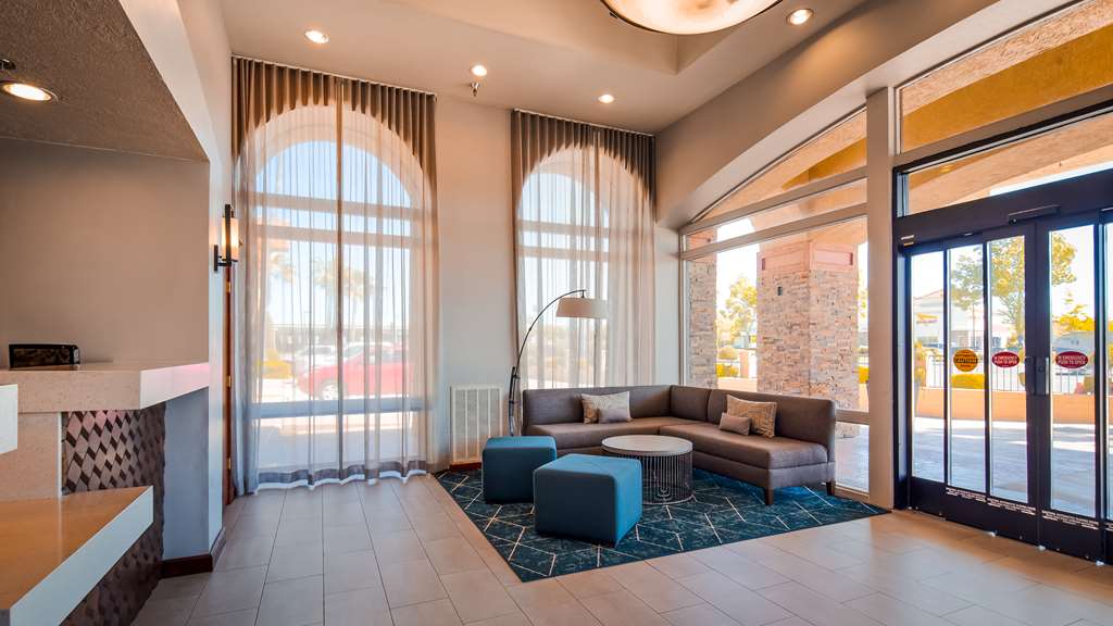 Best Western Plus Executive Inn & Suites - thumb 1