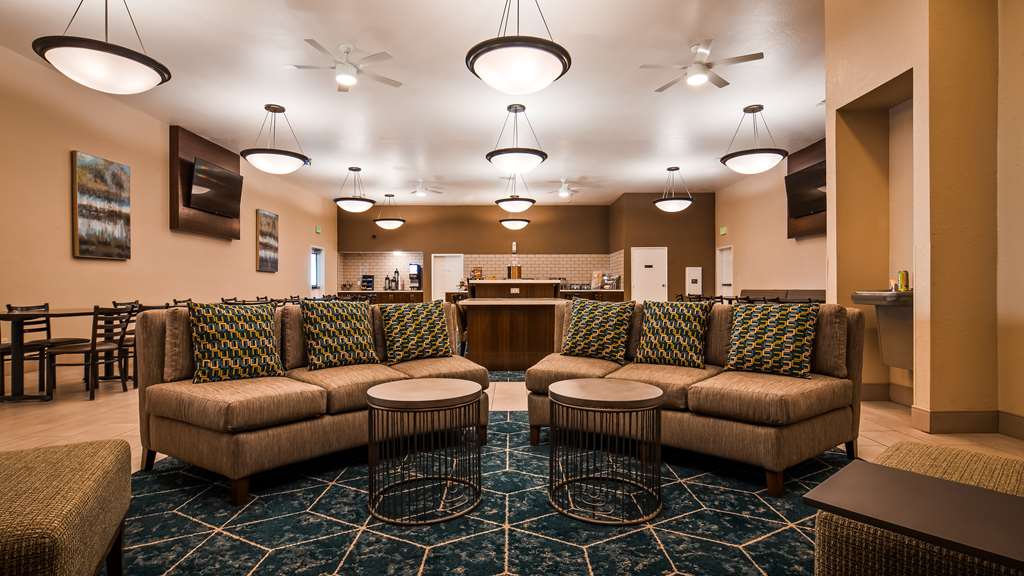Best Western Plus Executive Inn & Suites - thumb 12