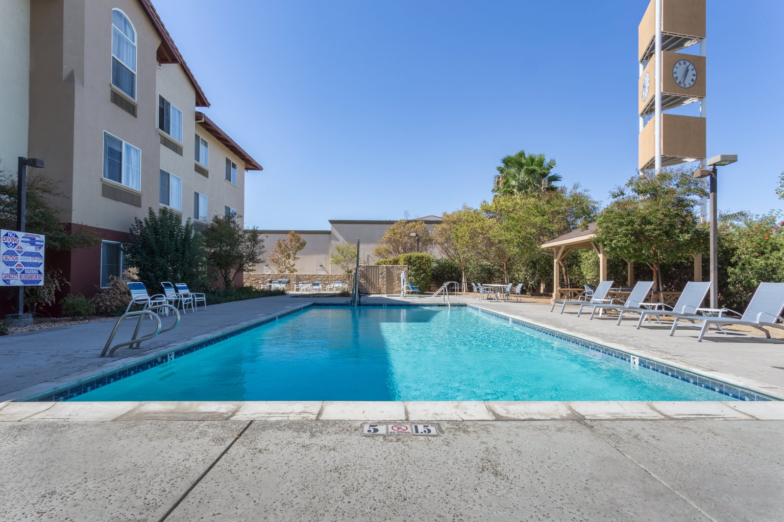 Holiday Inn Express Hotel & Suites - thumb 8