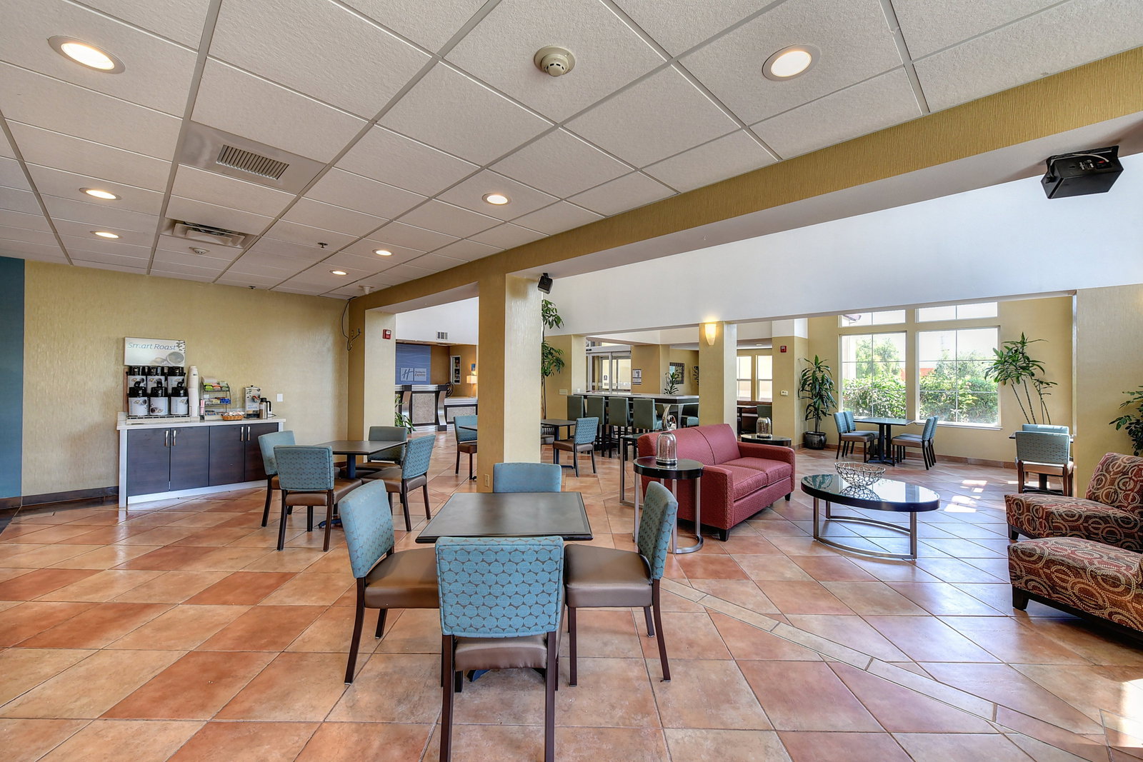 Holiday Inn Express Hotel & Suites - thumb 12