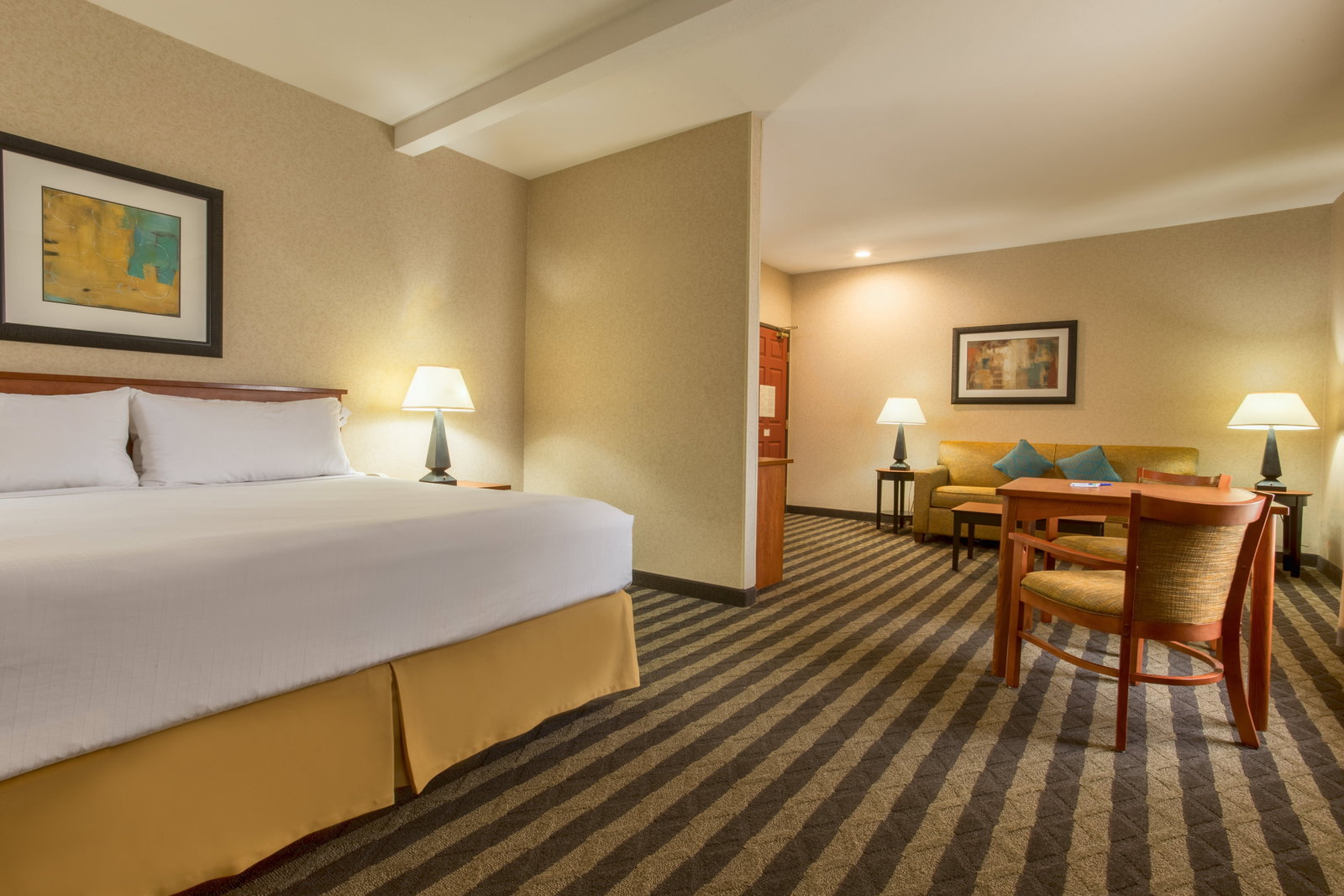 Holiday Inn Express Hotel & Suites - thumb 14