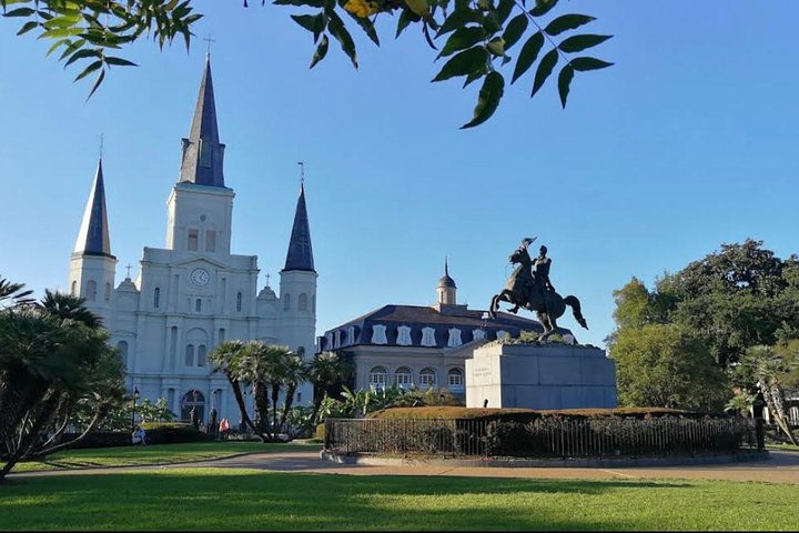 New Orleans City Tour: Katrina, Garden District, French Quarter & Cemetery - thumb 4