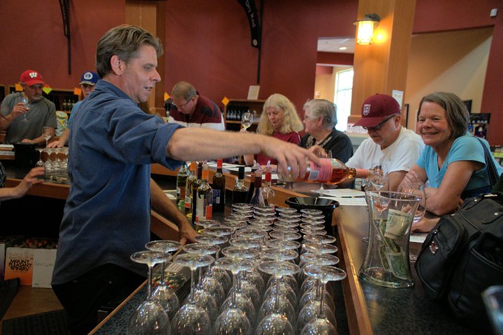 Branson VIP Wine Tasting And Dinner Tour - thumb 1