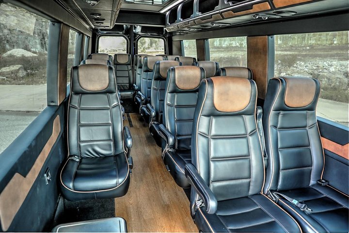 Branson VIP Wine Tasting And Dinner Tour - thumb 2