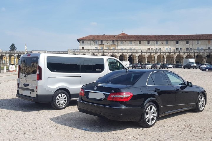 Dallas Fort Worth Airport (DFW) To Dallas - Round-Trip Private Transfer - thumb 4