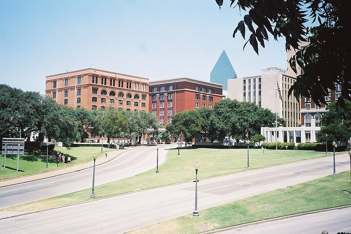 Welcome To Dallas: Private Walking Tour - thumb 3
