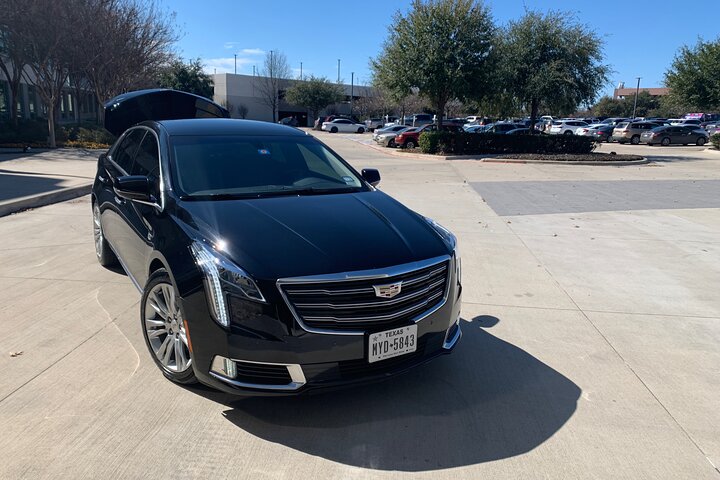 Private Dallas Airport Transportation To Downtown Dallas - thumb 1