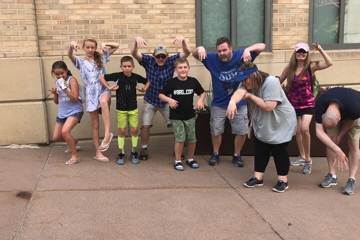 Unique Scavenger Hunt Experience In Milwaukee By Crazy Dash - thumb 5